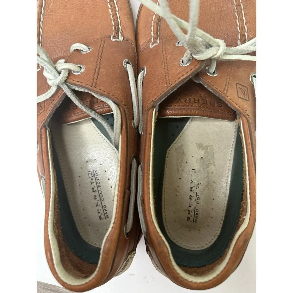 Sperry men’s top